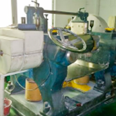 Rubber mixing machine